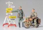 TAM35241 Tamiya 1/35 German Motorcycle Orderly Set