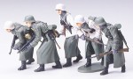 TAM35256 Tamiya 1/35 German Assault Infantry (Winter)